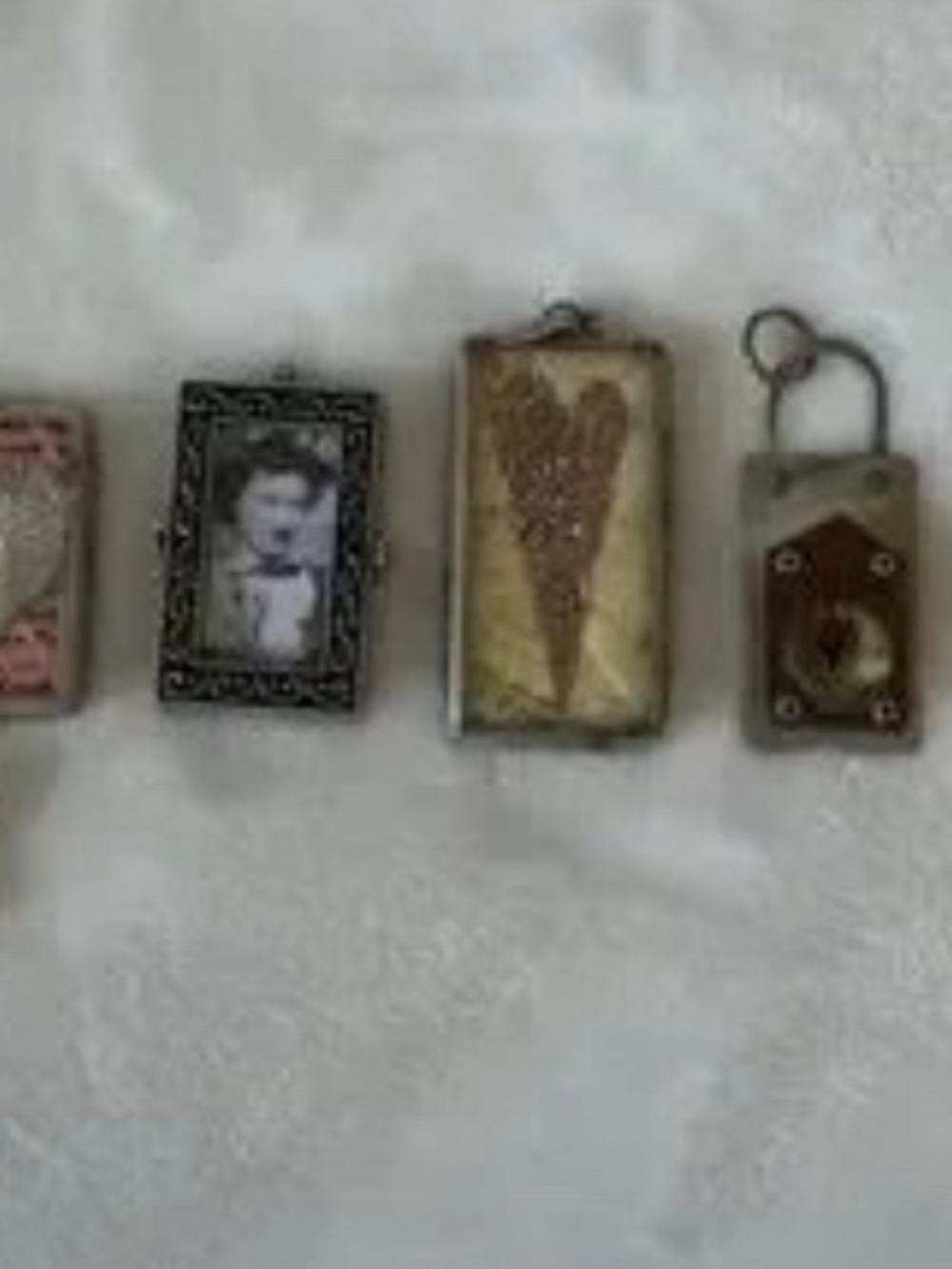 Antique-Style Heart Locket Pendant Picture Frame — Gold and Brown